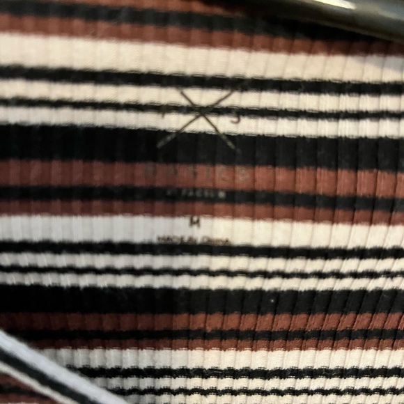 Hollister long sleeve - Picture 4 of 4